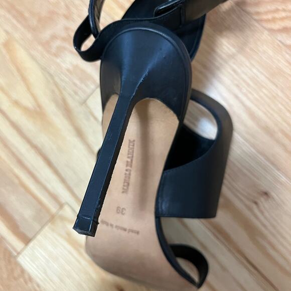 Manolo Blahnik Black Sling Back Sandals Size 39 - Picture 13 of 16